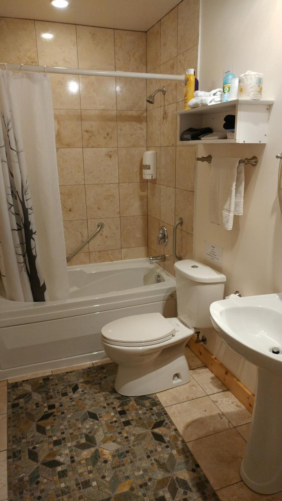 ליונס הד Lionheart Guest House מראה חיצוני תמונה